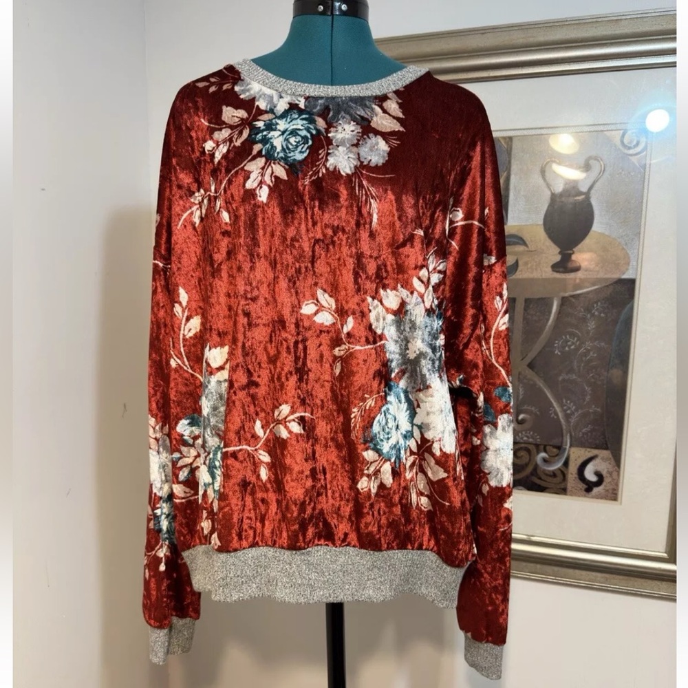 Crescent Drive Red Velvet Floral Long Sleeve Blouse Size 2